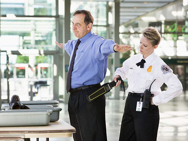 手持金屬探測(cè)器使用前的準(zhǔn)備工作